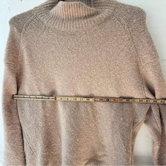 Vince Double Slit Fluffy Alpaca Blend Mock Neck/ Turtleneck Sweater size XL - Picture 5 of 9